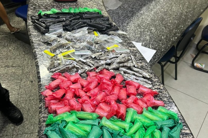 Homem foi preso e drogas encaminhadas à 128ª DP Foto Divulgação