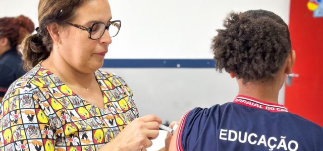A vacina contra a gripe é gratuita, segura e essencial para prevenir complicações respiratórias, sobretudo no outono e inverno.(Foto: Divulgação)