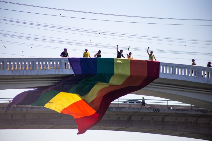 O Grupo Iguais realizou o ato simbólico nesta quarta-feira (28) para promover a igualdade, a diversidade e combater a discriminação e o preconceito