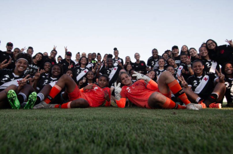 IMG_9157-1320×550 Meninas da Colina atropelam o Búzios e garantem vaga nas semifinais do Carioca. Agora, o Vasco enfrenta o Flamengo no mata-mata da Taça Guanabara - FOTO DIVULGAÇÃO