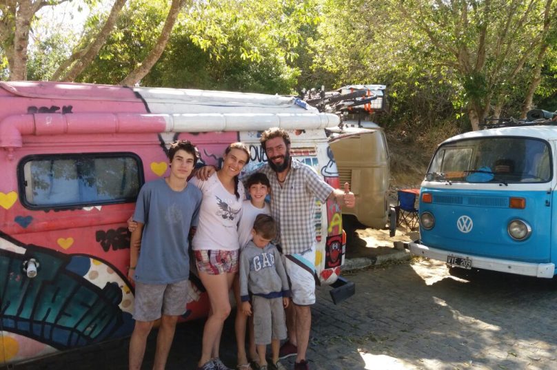 A família  Kombirtiendo Sueño em Búzios