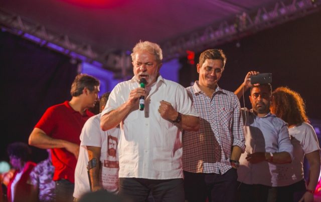 Lula afirmou em ato em Maricá que teria projetos da cidade como modelo para o país - Foto (2017): Marcos Fabrício
