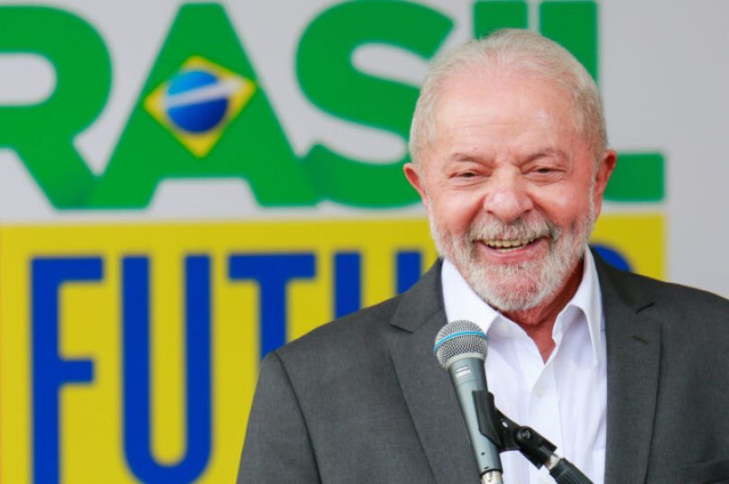 Presidente eleito, Lula da Silva (PT-SP) e a dep. Gleisi Hoffmann, durante centrevista coletiva na sede do governo de transição, no CCBB | Sérgio Lima/Poder360 02.dez.2022