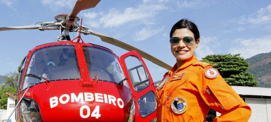 RJ 11-01-2019. Corpo de Bombeiros do Rio tem a sua primeira militar mulher comandante de aeronave. Major Rachel Lopes. Fotógrafo: André Gomes de Melo