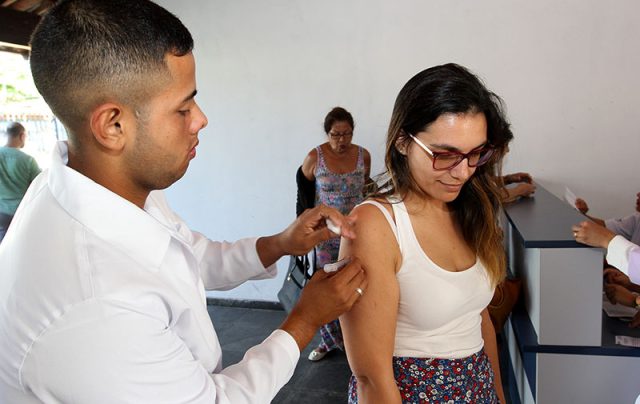 Vacinação contra a gripe H1N1 na casa da vacina. Macaé/RJ. Data: 13/05/2017. Foto: Guga Malheiros/Prefeitura de Macaé.
