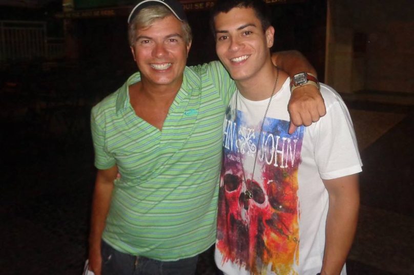 Marcelo com o ator Arthur Aguiar que foi aluno do curso de Tv e Teatro Marcelo Pires e Felipe Martins. Um exemplo de talento e dedicação pautado pela ética profissional aprendida no curso