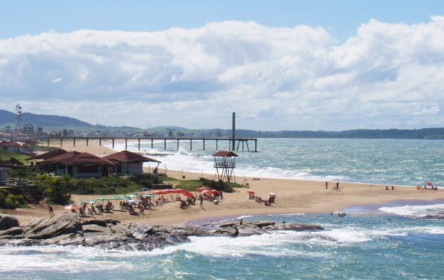 Praia Costa Azul Rio das Ostras (Reprodução)