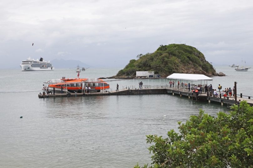 O navio chegou pela manhã e foi recebido pela equipe do turismo da Prefeitura de Búzios - Ronald Pantoja
