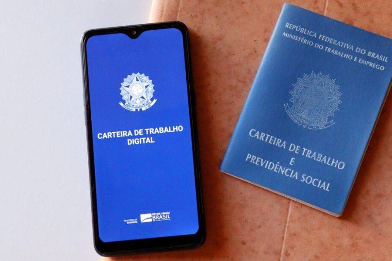 Atendimento a trabalhadores no Banco de Empregos de Rio das Ostras