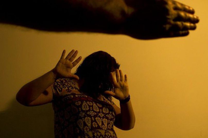 No período de isolamento em 2020, mais de 61% delas sofreram violência justamente dentro de casa | Foto: Marcos Santos/USP