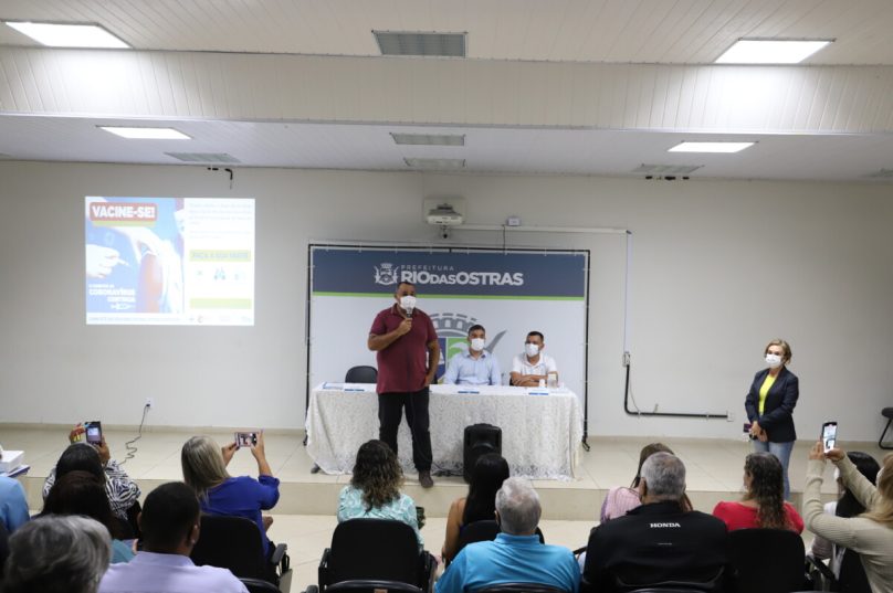 No encontro entre a Administração Municipal e comerciantes foram apresentados os dados relacionados a vacinação da Covid Foto Matheus Muller