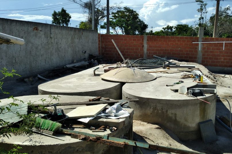 No local foram apreendidos 4 aparelhos de bombeamento, que impulsionavam a água para 5 cisternas de 10 mil litros. Foto Divulgação