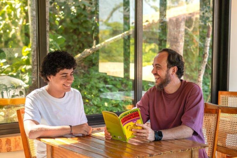 O Homem que vomitava sapos davi e Victor / foto divulgação