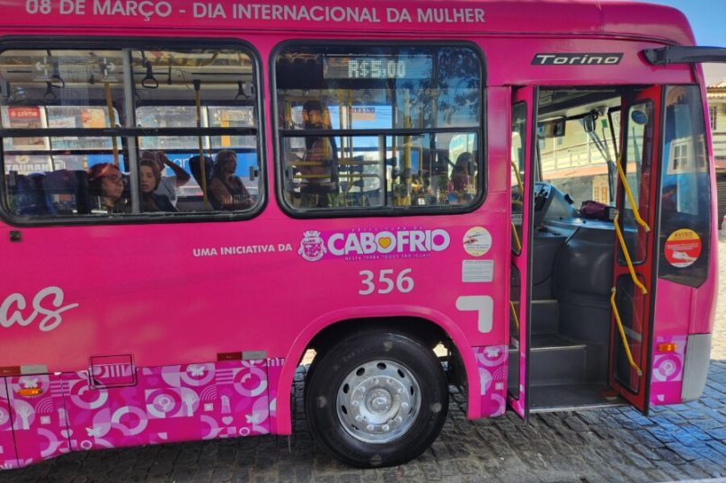 Ônibus rosa - dia da mulher- Divulgação