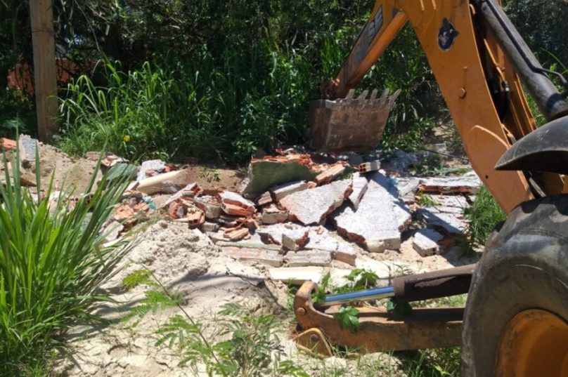 Operação demole construções irregulares em Búzios.

Foto: Divulgação Prefeitura.