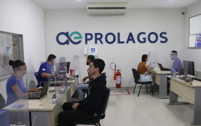 Para aderir ao programa de negociação, é preciso comparecer a uma das lojas de atendimento da Prolagos, de segunda a sexta-feira, das 9h às 17h, com o RG, CPF e uma conta de água (1)