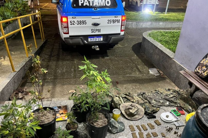Polícia apreende drogas em búzios