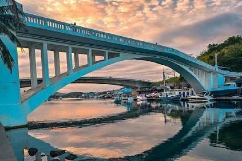 Ponte Feliciano Sodré sobre o Canal do Itajuru, em Cabo Frio, durante as comemorações de seu centenário