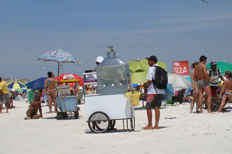 Prefeitura de Cabo Frio suspende temporariamente cadastro de ambulantes