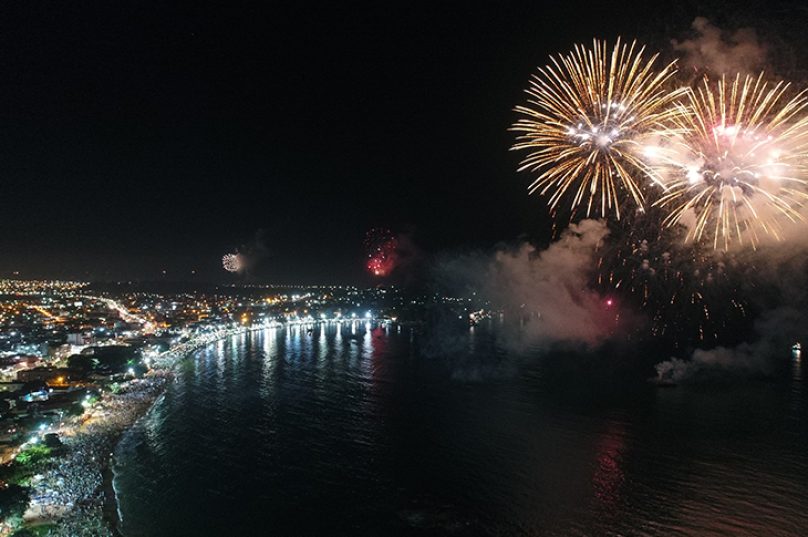 Serão 13  minutos de queima de fogos, distribuídas em três pontos da cidade. Foto divulgação