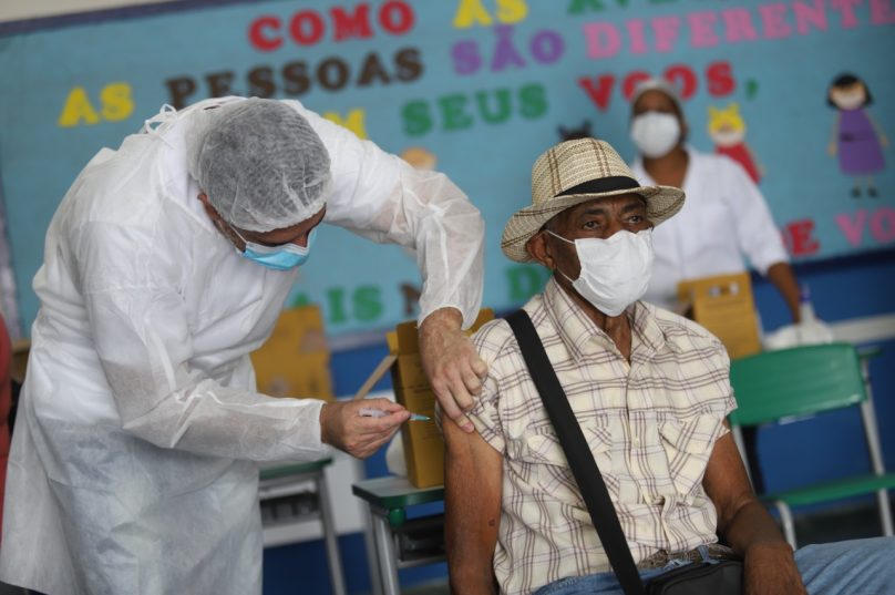Rio das Ostras inicia vacinação de idosos a partir de 85 anos esta semana Foto Jorge Ronald / foto PMRO