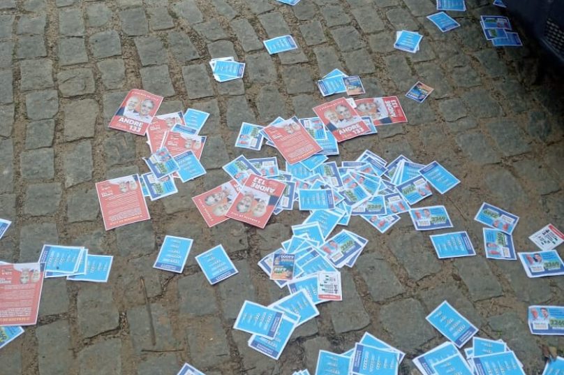 Santinho livro eleições Búzios