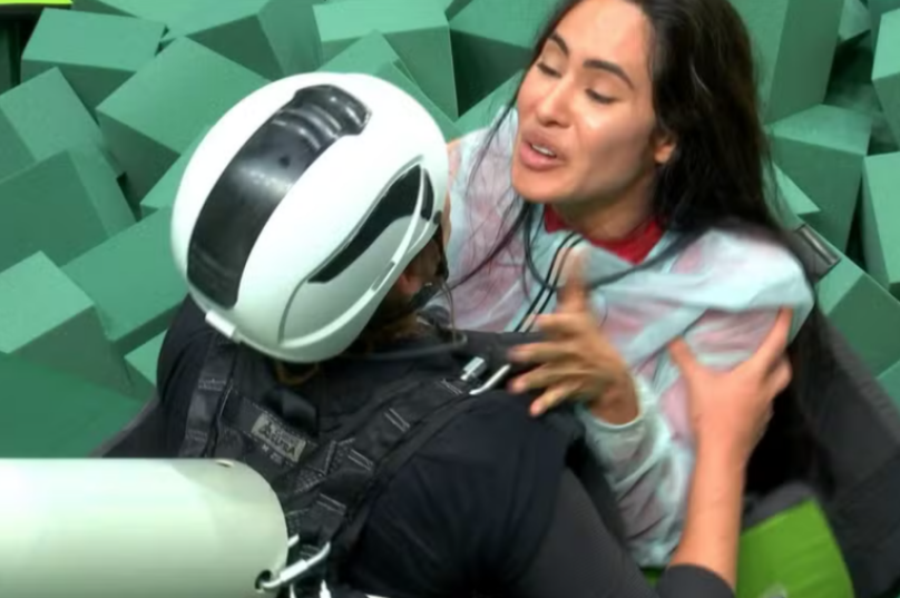 Beatriz e Isabelle resistem até o final e é a última dupla a deixar a Prova do Líder do BBB 24 — Foto: Globo