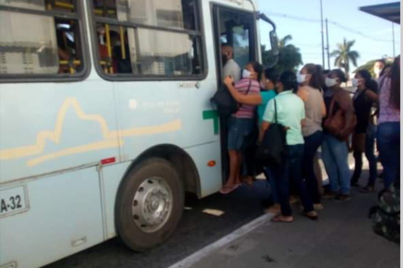 Superlotação nos ônibus. Imagem: Redes Sociais | Reprodução