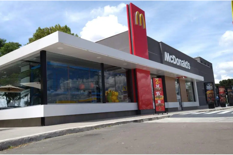 McDonald’s abre 180 vagas de atendente em Cabo Frio, Araruama, São Pedro, Macaé e Rio; não é exigida experiência / divulgação
