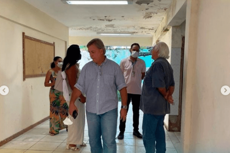 Nesta segunda-feira (17), o prefeito Alexandre Martins publicou em suas redes sociais uma vistoria no prédio da escola, que está com a estrutura comprometida e interditada pela Defesa Civil. Foto reprodução