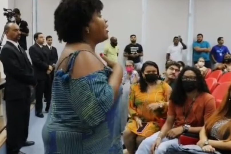 Sessão votou projeto de lei para reajuste salarial de 5%, abaixo da inflação, e não agradou servidores. Foto Reprodução I Câmara de Macaé