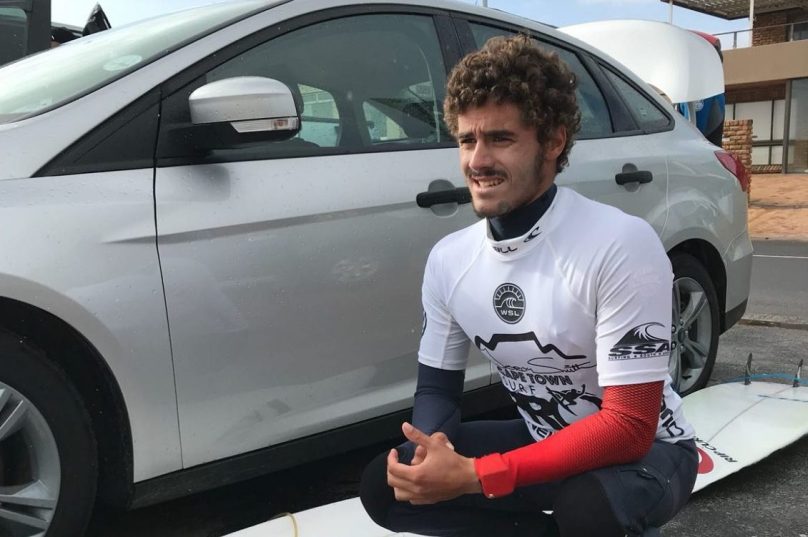 Theo se concentrando antes de conquistar o segundo lugar no primeiro dia da competição