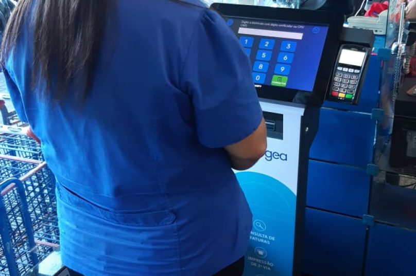 Totem de autoatendimento na Prolagos no comércio (1)