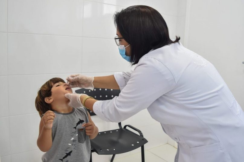 Para ser imunizado é preciso estar munido do cartão do SUS e a carteira de vacinação. Foto Matheus Coutinho