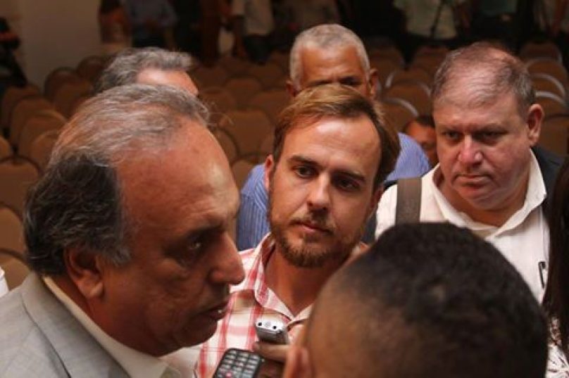 Victor com Pezão em Macaé- foto Tadeu Mouzer
