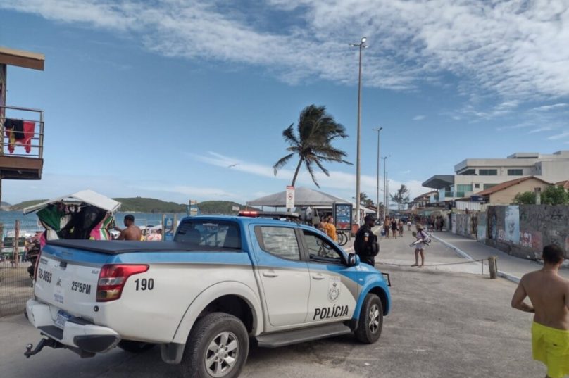 Viatura-da-Pm-praia-do-Pero