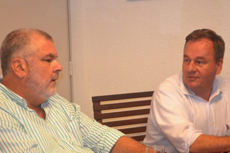 Luis Paranhos, presidente da Junta Comercial do Estado do Rio de Janeiro; e Thomas Weber, presidente da Associação Comercial e Empresarial de Búzios. ( Foto: Gustavo Medeiros )