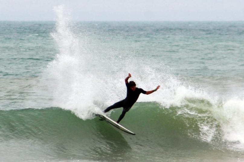 Rasgada no lip da onda. Foto: Divulgação