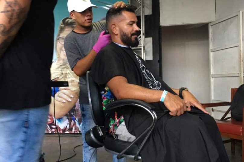 Eliã sendo avaliado em um corte. Foto: Divulgação