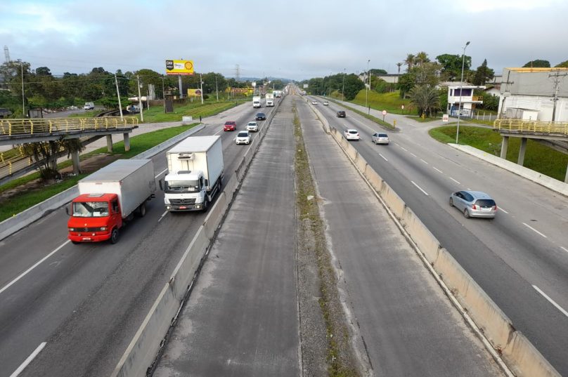 Imagem: A concessionária Arteris paralisou as obras de duplicação da Rodovia Niterói-Manilha.
