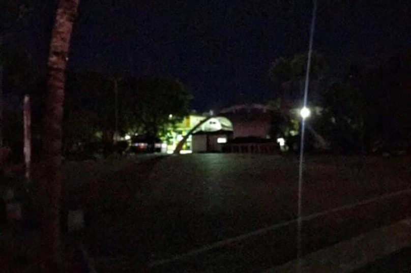Praça de São Cristóvão, em Cabo Frio, ficou sem energia desde às 15h desta quinta-feira (18) | Foto: Luma Sabóia