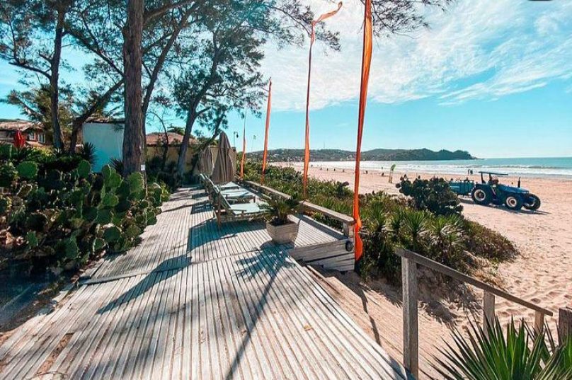 A Pousada fica localizada muito próxima à Praia de Geribá. Imagem: Pousada dos Gravatás | Reprodução.