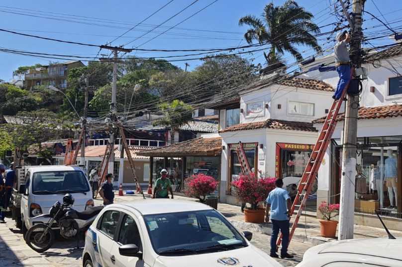 O objetivo é que todos os bairros da cidade tenham a fiação organizada diminuindo a poluição visual e prevenindo riscos à população e visitantes do balneário. Foto: Divulgação