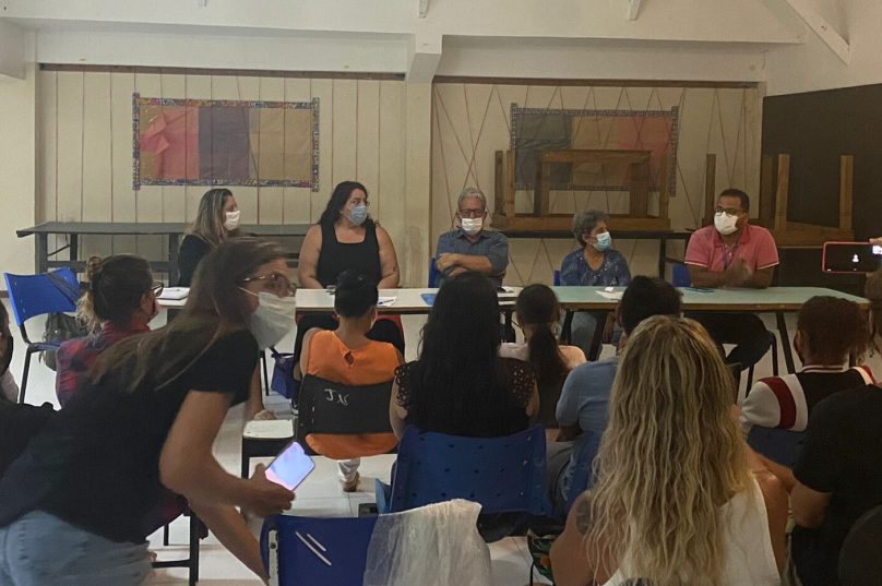 Reunião contou com a presença do prefeito interino e secretário de Obras, Saneamento e Drenagem, Miguel Pereira. Foto divulgação.