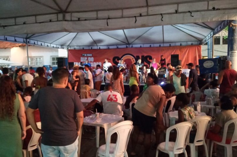 Mais de 600 pessoas marcaram presença em uma grande festa na Praça  Visconde de Araújo.  Foto Prensa.