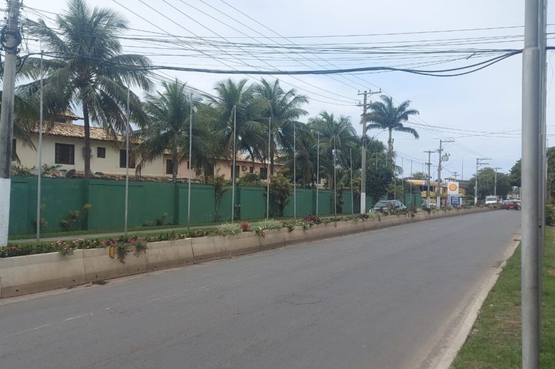 Bandeiras ficam na Avenida José Bento Ribeiro Dantas. Foto Alexsandro Simas