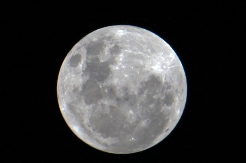Lua Azul de 2022 em Búzios,  pelas lentes de Ronald Pantoja