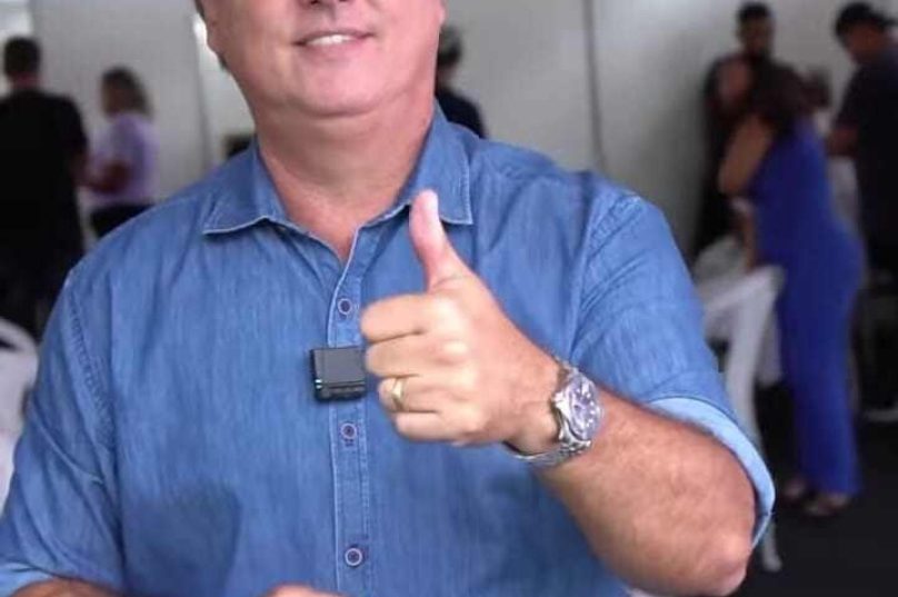Alexandre Martins comemora a decisão- créditos: frame vídeo nas redes sociais do prefeito