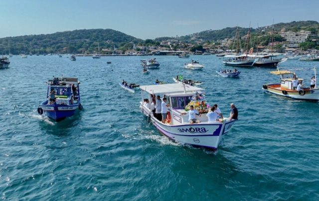 Barcos decorados em homenagem à São Pedro/ Crédito: Prefeitura de Búzios