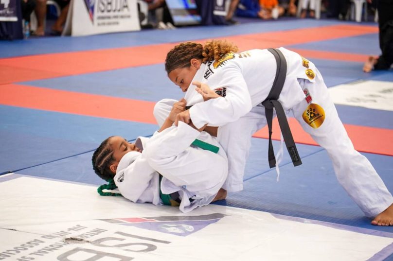 Cabo Frio recebeu 1.240 atletas no National Open de Jiu-Jitsu 2025, com público de 4 mil pessoas e destaque para inclusão / divulgaçã